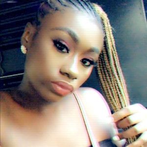 Meet your Posher, Ayonna